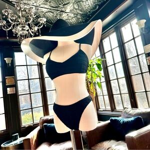 Elegant Women's Textured Black Bikini Set, Size Large